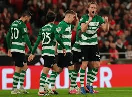 东契奇再次上演魔法时刻，绝境出手三分命中。